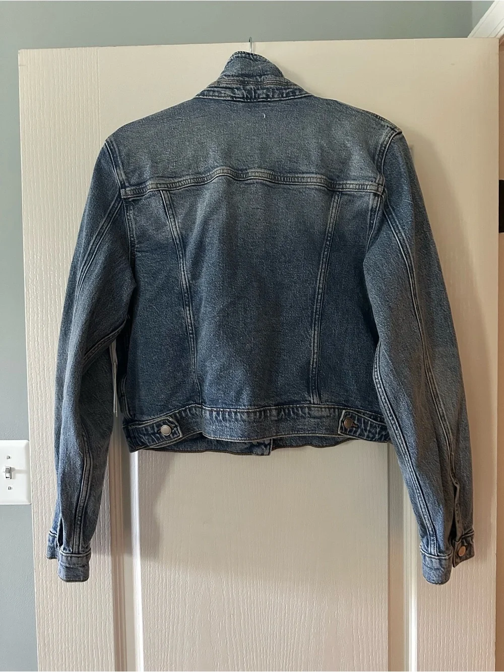 Good American Distressed Light Blue Denim Jacket NWT SIZE LARGE - Picture 3 of 3